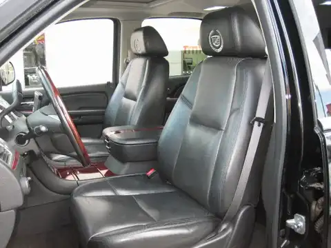 カタログ画像：キャデラックエスカレード （CADILLAC ESCALADE） ベースグレード 2005年12月 6000cc ブラック・レイヴン 内装