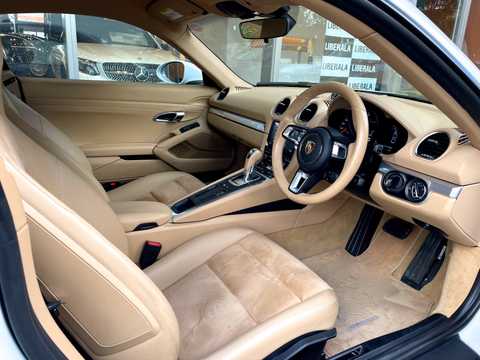 カタログ画像：７１８ケイマン （718 CAYMAN） ７１８ケイマン 2016年4月 ABA-982H1 2000cc ホワイト 内装