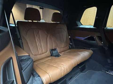 カタログ画像：Ｘ７ （X7） ｘＤｒｉｖｅ ４０ｄ Ｍスポーツ 2023年5月 3CA-22EN30 3000cc ブラック・サファイア（メタリック・カラー）orM カーボン・ブラック（メタリック・カラー） 燃費12.4km / l 内装