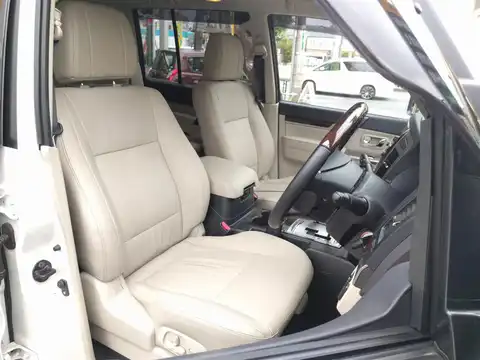 カタログ画像：パジェロ （PAJERO） ロング スーパーエクシード 2015年7月 LDA-V98W 3200cc ウォームホワイトパール 内装