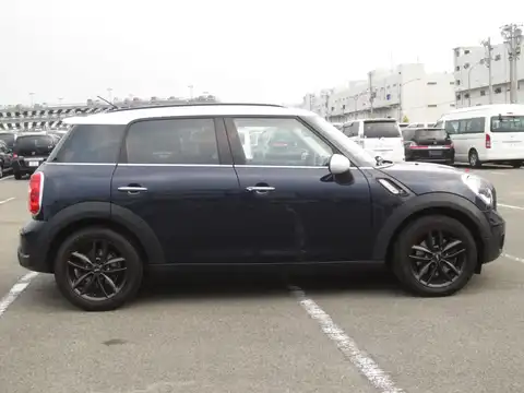 カタログ画像：ＭＩＮＩ （MINI） クーパーＳ クロスオーバー 2011年1月 DBA-ZC16 1600cc コスミック・ブルー（メタリック） 燃費16.2km / l 外装