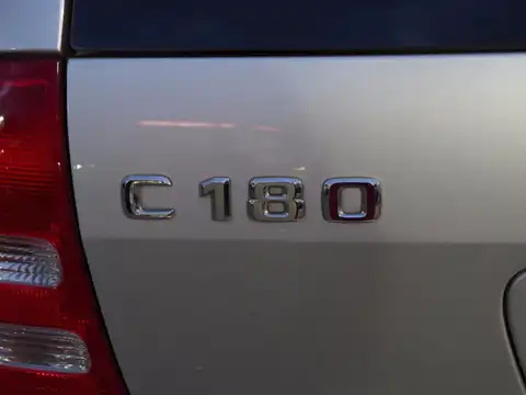 カタログ画像：Ｃクラスステーションワゴン （C-CLASS STATIONWAGON） Ｃ１８０コンプレッサー ステーションワゴン 2002年8月 GH-203246 1800cc ブリリアントシルバー（Ｍ） 燃費10.4km / l 外装