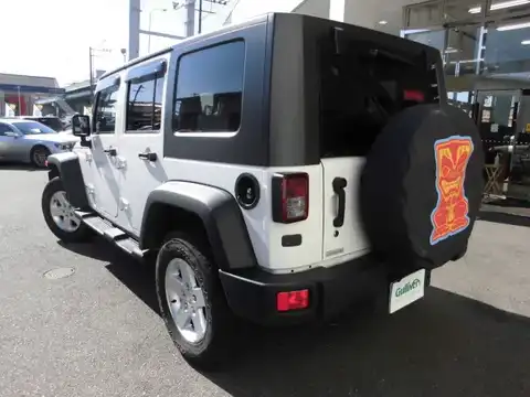 カタログ画像：ジープ・ラングラーアンリミテッド （JEEP WRANGLER UNLIMITED） アイランダー 2010年6月 ABA-JK38L 3800cc ストーンホワイトクリアコート 燃費6.9km / l バック