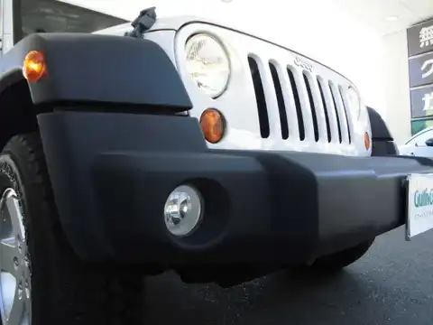 カタログ画像：ジープ・ラングラーアンリミテッド （JEEP WRANGLER UNLIMITED） アイランダー 2010年6月 ABA-JK38L 3800cc ストーンホワイトクリアコート 燃費6.9km / l 外装