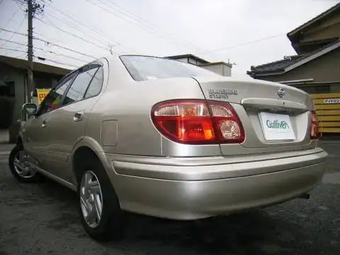 カタログ画像：ブルーバードシルフィ （BLUEBIRD SYLPHY） １５ｉ 2002年4月 TA-FG10 1500cc シャンパンシルバー（Ｍ） 燃費17.6km / l バック