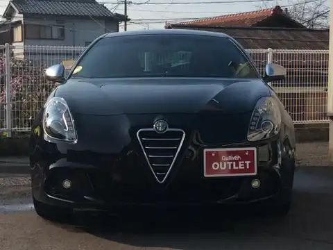 カタログ画像：ジュリエッタ （GIULIETTA） クアドリフォリオ ヴェルデ 2013年6月 ABA-94018 1700cc ブラック フロント