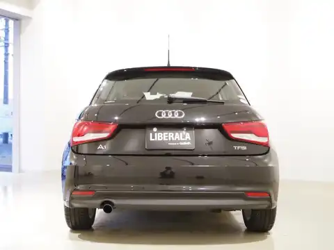 カタログ画像：Ａ１スポーツバック （A1 SPORTBACK） １．０ＴＦＳＩ 2016年8月 DBA-8XCHZ 1000cc ミトスブラックメタリック 燃費22.9km / l バック