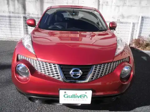 カタログ画像：ジューク （JUKE） １５ＲＳ アーバンセレクション 2011年5月 DBA-YF15 1500cc ラディアントレッド（ＰＭ） 燃費17.2km / l フロント