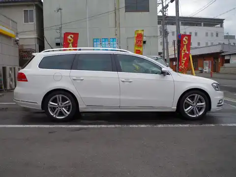 カタログ画像：パサートヴァリアント （PASSAT VARIANT） Ｒラインエディション 2014年6月 DBA-3CCAX 1400cc キャンディホワイト 燃費17.6km / l 外装