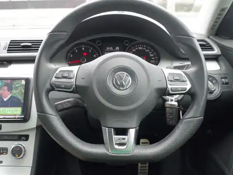 カタログ画像：パサートヴァリアント （PASSAT VARIANT） Ｒラインエディション 2015年1月 DBA-3CCAX 1400cc キャンディホワイト 燃費17.6km / l 内装