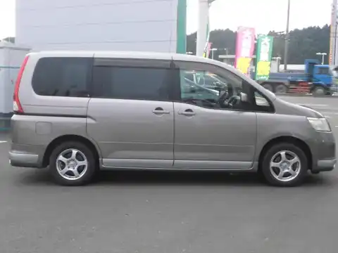 カタログ画像：セレナ （SERENA） ２０ＲＳ 2005年5月 CBA-NC25 2000cc アイアン（Ｍ） 燃費11.8km / l 外装