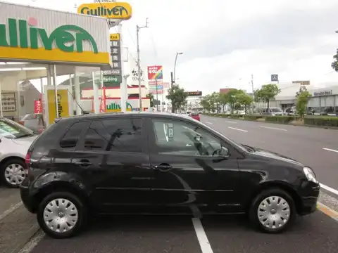 カタログ画像：ポロ （POLO） ４ドア 2006年2月 GH-9NBKY 1400cc ブラックマジックパールエフェクト 燃費14.4km / l 外装