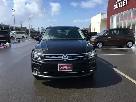 カタログ画像：ティグアン （TIGUAN） ＴＳＩ ハイライン 2018年3月 ABA-5NCZE 1400cc ディープブラックパールエフェクト 燃費16.3km / l フロント