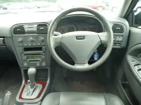 カタログ画像：Ｖ４０ （V40） ノルディックスポーツ 2002年11月 GH-4B4204W 2000cc アトランティックブルーメタリック 燃費9.0km / l 内装