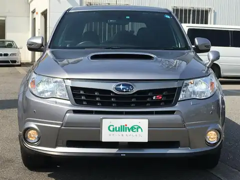 カタログ画像：フォレスター （FORESTER） ｔＳ 2010年12月 CBA-SH9 2500cc スティールシルバー・メタリック 燃費9.8km / l フロント