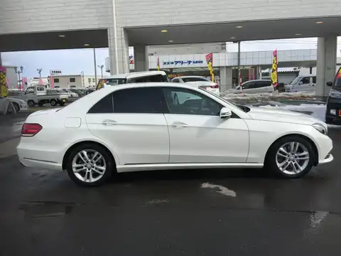 カタログ画像：Ｅクラス （E-CLASS） Ｅ３００ ４マチック アバンギャルド 2013年5月 RBA-212080C 3500cc ポーラーホワイト（Ｓ） 燃費12.0km / l 外装