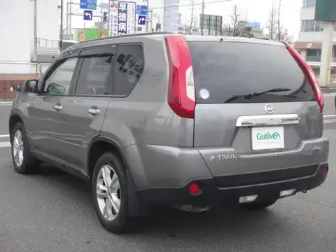 カタログ画像：エクストレイル （X-TRAIL） ２０ＧＴ Ｓ 2013年1月 LDA-DNT31 2000cc ブリリアントシルバー（Ｍ）orブレードシルバー（Ｍ） 燃費14.2km / l バック