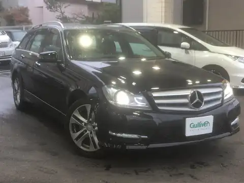 カタログ画像：Ｃクラスステーションワゴン （C-CLASS STATIONWAGON） Ｃ１８０ ブルーエフィシェンシー ステーションワゴン アバンギャルド 2012年7月 DBA-204249 1800cc マグネタイトブラック（Ｍ）orオブシディアンブラック（Ｍ） 燃費13.2km / l メイン（その他）