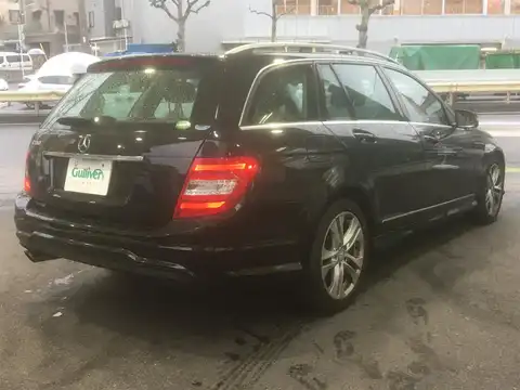 カタログ画像：Ｃクラスステーションワゴン （C-CLASS STATIONWAGON） Ｃ１８０ ブルーエフィシェンシー ステーションワゴン アバンギャルド 2012年7月 DBA-204249 1800cc マグネタイトブラック（Ｍ）orオブシディアンブラック（Ｍ） 燃費13.2km / l バック