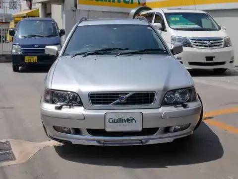 カタログ画像：Ｖ４０ （V40） クラシック 2003年4月 GH-4B4204W 2000cc ピュアシルバーメタリック 燃費9.0km / l フロント