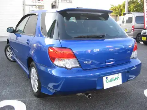 カタログ画像：インプレッサスポーツワゴン （IMPREZA SPORTS WAGON） １５ｉ－Ｓ 2004年4月 LA-GG2 1500cc ＷＲブルー・マイカ 燃費16.6km / l バック