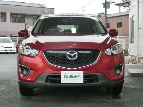 カタログ画像：ＣＸ－５ （CX-5） ２０Ｓ 2013年10月 DBA-KEEFW 2000cc ジールレッドマイカ 燃費16.4km / l フロント