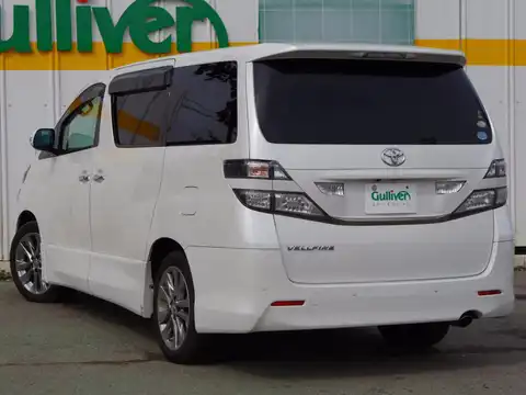 カタログ画像：ヴェルファイア （VELLFIRE） ３．５Ｚ プラチナセレクションⅡ 2010年4月 DBA-GGH25W 3500cc ホワイトパールクリスタルシャイン 燃費9.1km / l バック