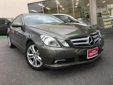 カタログ画像：Ｅクラス （E-CLASS） Ｅ３５０ クーペ 2009年7月 DBA-207356 3500cc スタンナイトグレー（Ｍ）orテノライトグレー（Ｍ） 燃費9.1km / l メイン（その他）