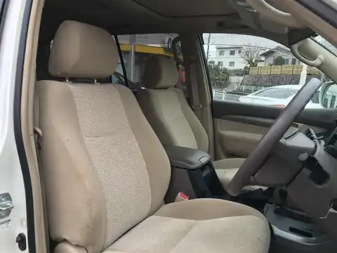 カタログ画像：ランドクルーザープラド （LAND CRUISER PRADO） ＴＸ ５人乗り仕様 2004年4月 KN-KDJ120W 3000cc ホワイトパールクリスタルシャイン 燃費11.2km / l 内装