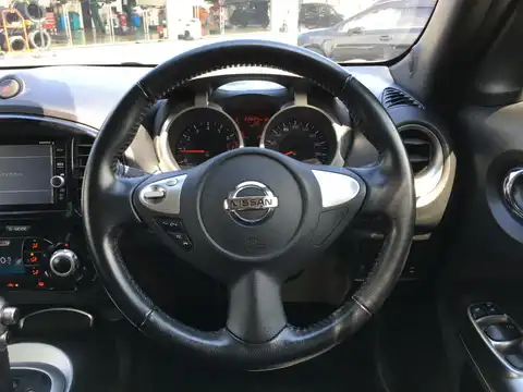 カタログ画像：ジューク （JUKE） １６ＧＴ ＦＯＵＲ ドレスアップ 2016年11月 CBA-NF15 1600cc アズライトブルー（P）/ブリリアントシルバー（M）2トーン 燃費13.4km / l 内装