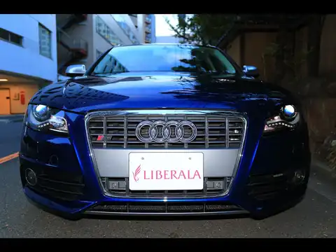 カタログ画像：Ｓ４アバント （S4 AVANT） ベースグレード 2009年12月 ABA-8KCAKF 3000cc スプリントブルーパールエフェクト 燃費8.9km / l フロント