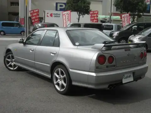 カタログ画像：スカイライン （SKYLINE） ２５ＧＴ 1998年5月 GF-ER34 2500cc ソニックシルバー（Ｍ） 燃費10.6km / l バック