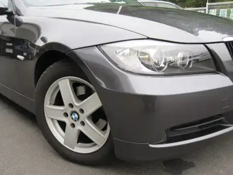 カタログ画像：３シリーズ （3 SERIES） ３２０ｉ 2008年10月 ABA-VA20 2000cc スペース・グレー（メタリック・カラー） 燃費12.8km / l タイヤ