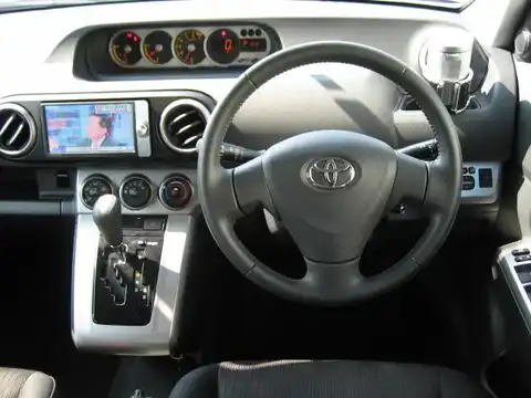 カタログ画像：カローラルミオン （COROLLA RUMION） １．５Ｘ エアロツアラー 2009年12月 DBA-NZE151N 1500cc ブラックマイカ 燃費16.6km / l 内装