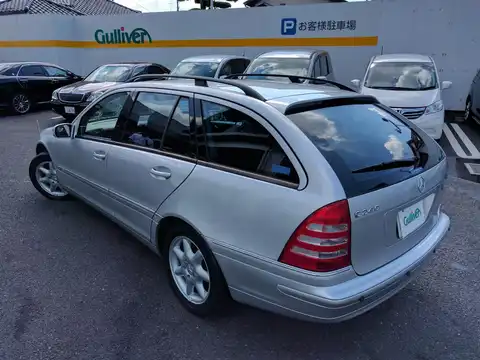 カタログ画像：Ｃクラスステーションワゴン （C-CLASS STATIONWAGON） Ｃ２４０ ステーションワゴン 2004年6月 GH-203261 2600cc キューバナイトシルバーorブリリアントシルバー 燃費8.9km / l バック