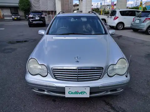 カタログ画像：Ｃクラスステーションワゴン （C-CLASS STATIONWAGON） Ｃ２４０ ステーションワゴン 2004年6月 GH-203261 2600cc キューバナイトシルバーorブリリアントシルバー 燃費8.9km / l フロント