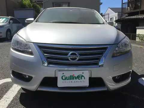 カタログ画像：シルフィ （SYLPHY） Ｓ 2019年10月 DBA-TB17 1800cc ブリリアントシルバー 燃費15.6km / l フロント