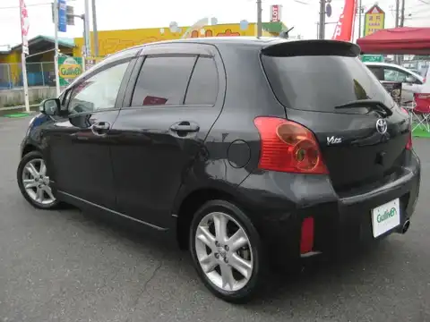 カタログ画像：ヴィッツ （VITZ） ＲＳ 2009年8月 DBA-SCP90 1300cc ブラックマイカ 燃費20.0km / l バック