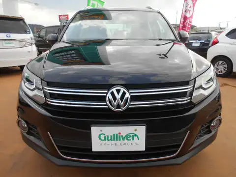 カタログ画像：ティグアン （TIGUAN） ２．０ＴＳＩ Ｒライン ４モーション 2012年11月 ABA-5NCCZ 2000cc ディープブラックパールエフェクト 燃費11.5km / l フロント