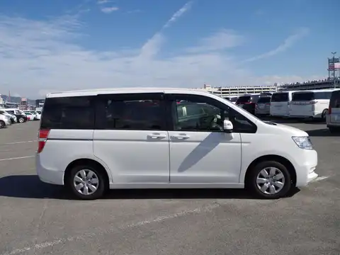 カタログ画像：ステップワゴン （STEPWAGON） Ｌｉ 2012年6月 DBA-RK2 2000cc ホワイトオーキッド・パール 燃費13.6km / l 外装