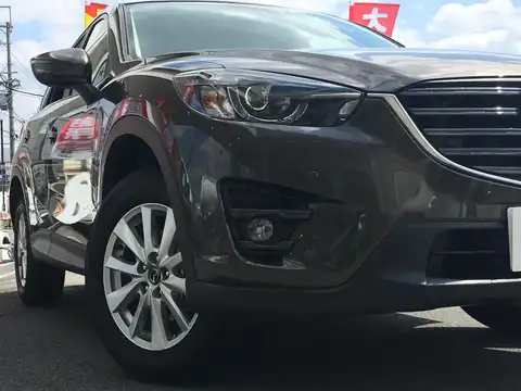 カタログ画像：ＣＸ－５ （CX-5） ２０Ｓ プロアクティブ 2015年1月 DBA-KEEFW 2000cc チタニウムフラッシュマイカ 燃費16.4km / l タイヤ