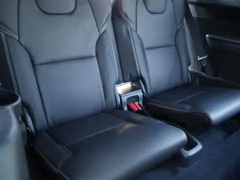 カタログ画像：ＸＣ９０ （XC90） Ｔ８ ツインエンジン ＡＷＤ エクセレンス 2018年8月 DLA-LB420XCPA 2000cc アイスホワイト 燃費13.7km / l バック