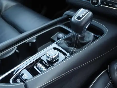カタログ画像：ＸＣ９０ （XC90） Ｔ８ ツインエンジン ＡＷＤ エクセレンス 2018年8月 DLA-LB420XCPA 2000cc アイスホワイト 燃費13.7km / l 内装