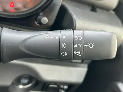 カタログ画像：ジムニーノマド （JIMNY NOMADE） ＦＣ 2025年4月 3BA-JC74W 1500cc シフォンアイボリーメタリック2ブラック2トーンルーフ 燃費14.9km / l 内装