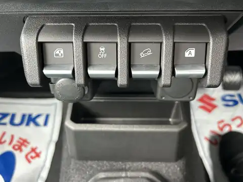 カタログ画像：ジムニーノマド （JIMNY NOMADE） ＦＣ 2025年4月 3BA-JC74W 1500cc シフォンアイボリーメタリック2ブラック2トーンルーフ 燃費14.9km / l 内装