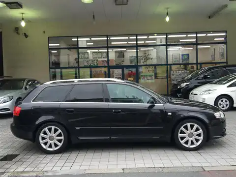 カタログ画像：Ａ４アバント （A4 AVANT） ２．０ 2005年2月 GH-8EALT 2000cc ファントムブラックパールエフェクト 燃費10.8km / l 外装