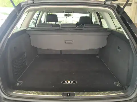 カタログ画像：Ａ４アバント （A4 AVANT） ２．０アトラクション 2007年1月 GH-8EALT 2000cc ファントムブラックパールエフェクト 燃費10.8km / l 内装