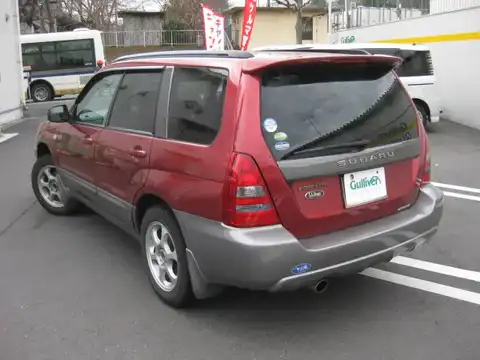 カタログ画像：フォレスター （FORESTER） Ｘ２０ 2004年4月 TA-SG5 2000cc コアレッド・メタリック 燃費13.6km / l バック