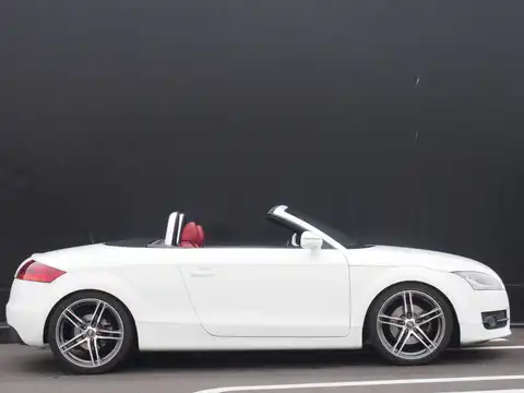 カタログ画像：ＴＴロードスター （TT ROADSTER） ２．０ＴＦＳＩ 2007年8月 ABA-8JBWA 2000cc アイビスホワイト 燃費12.0km / l 外装