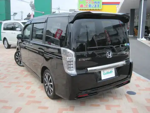 カタログ画像：ステップワゴンスパーダ （STEPWAGON SPADA） Ｚ クールスピリット インターナビ　セレクション 2012年9月 DBA-RK5 2000cc プレミアムスパークルブラックパール 燃費13.8km / l バック